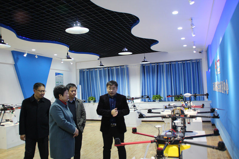 1510627117161062.jpg 河北智飛極農無人機科技|保定ASFC無人機駕駛員培訓考證|打藥撒藥噴藥植保無人機